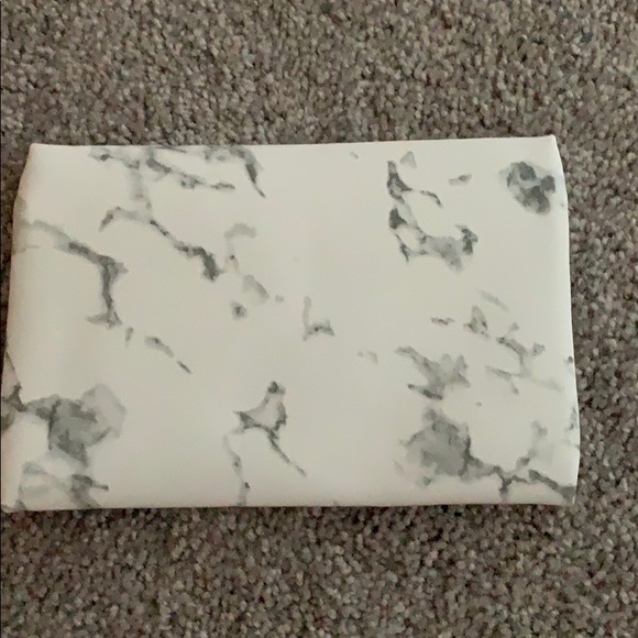 Ipsy makeup bag - Picture 2 of 3